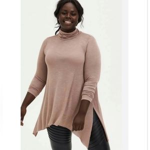 TORRID Turtleneck Tunic Top Shark Bite Hem Line Mock Neck (Size 1)
